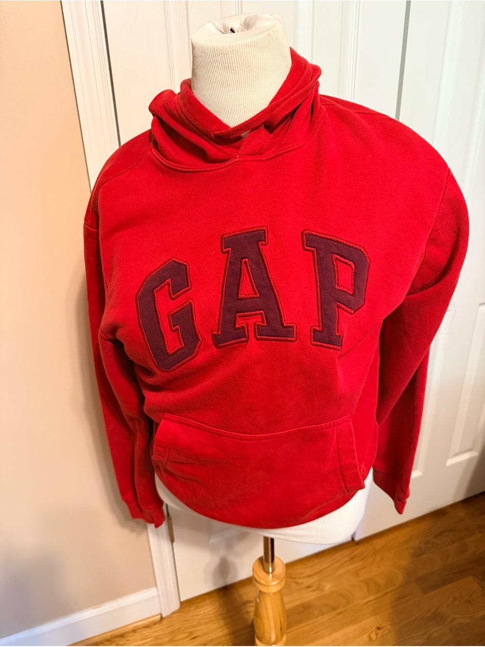 Vintage Women’s GAP Sweatshirt. Size small.
